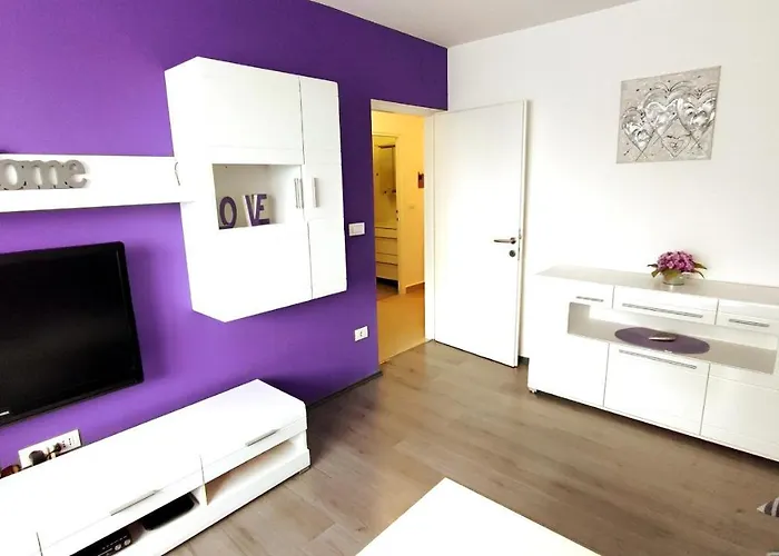 아파트 Jan 2+2 With Balcony