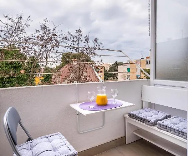 아파트 Jan 2+2 With Balcony